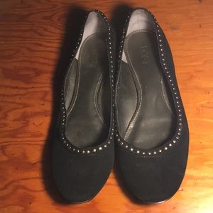 Super Cute Ann Taylor LOFT black suede flats!